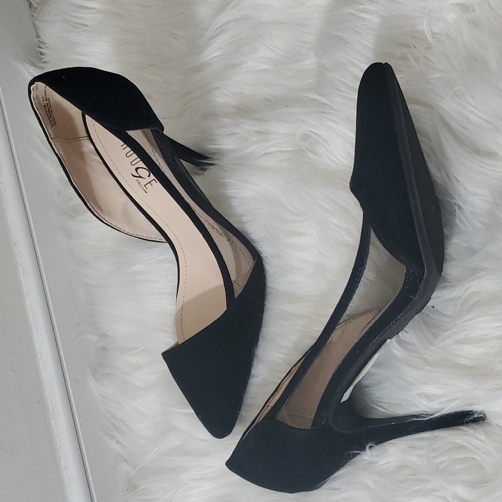 Black Suede-like Pumps